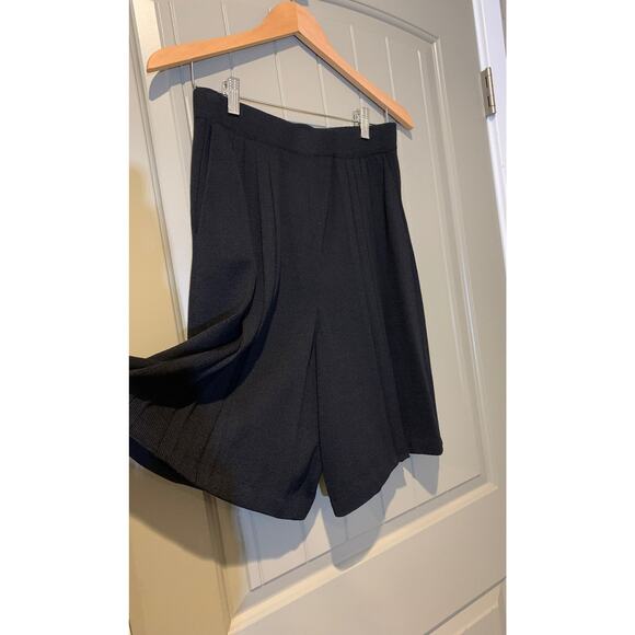St. John Bermuda Culottes Shorts - Picture 3 of 7